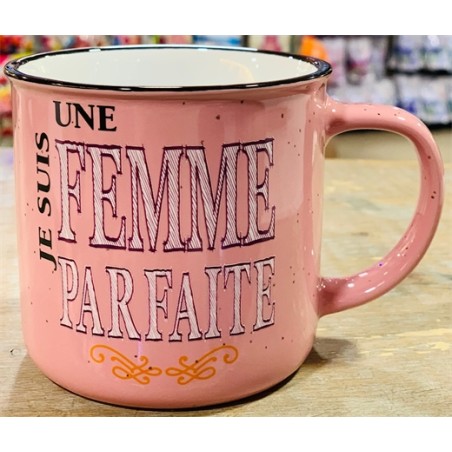 MUG COULEUR JE SUIS UNE FEMME PARFAITE 