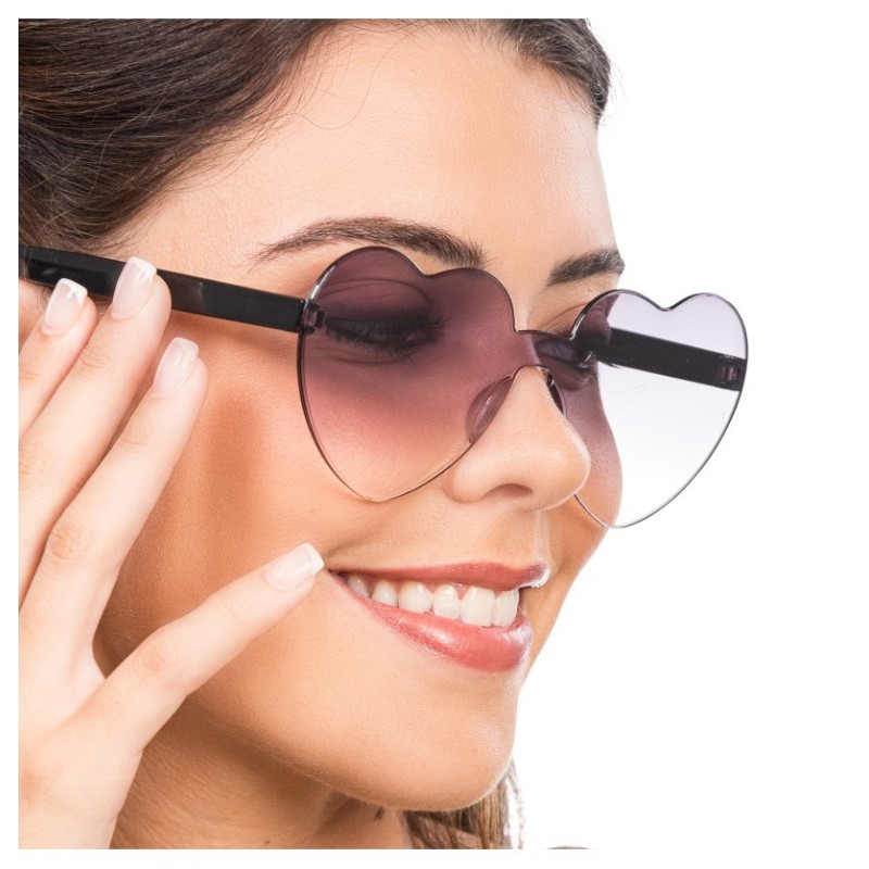 LUNETTES PLASTIQUE FORME COEUR VERRES FUMES NOIRS 14CM X 14CM X 5.5CM LUNETTES PLASTIQUE FORME COEUR VERRES FUMES NOIRS 14CM X 14CM X 5.5CM