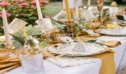 8 ASSIETTES MIMOSA CITRONS, FEUILLAGES ET OR 23 CM 