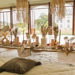 CHEMIN DE TABLE PARFUM D'ORIENT BEIGE ET CHOCOLAT 28 CM X 5 M