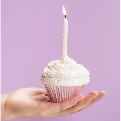 24 BOUGIES BLANCHES 6 CM AVEC 12 SUPPORTS OU BOBECHES