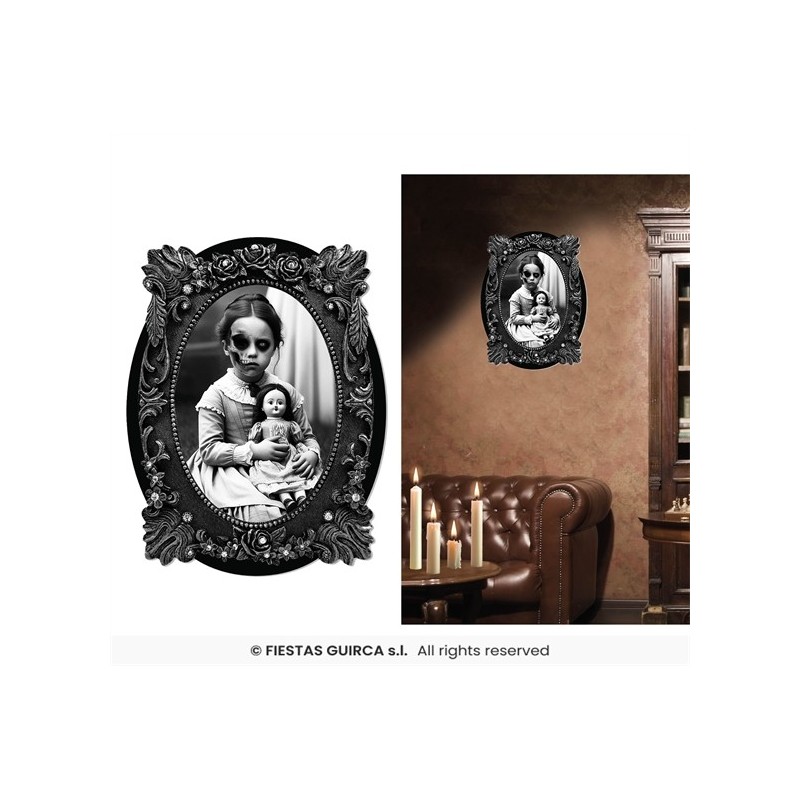 AUTOCOLLANT CADRE EPOQUE FILLETTE ET SA POUPEE 30 X 23 CM AUTOCOLLANT CADRE EPOQUE FILLETTE ET SA POUPEE 30 X 23 CM