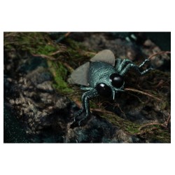 MOUCHE PLASTIQUE VERT IRISE 13CM X 11CM X 3.8CM