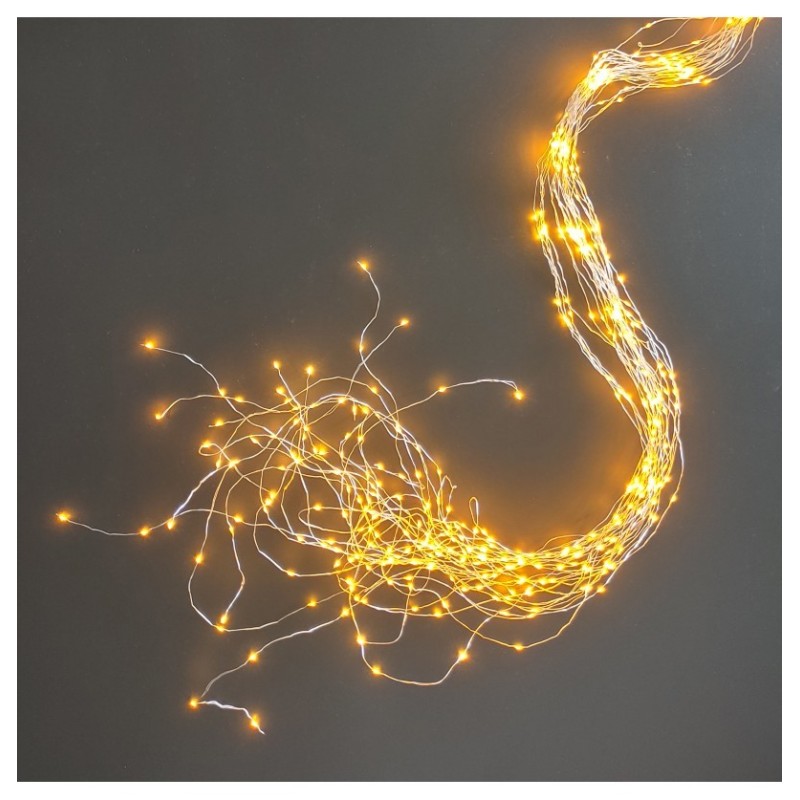 CASCADE DE GUIRLANDES 20 FILS LED X 20 LEDS  GOLD OU OR CASCADE DE GUIRLANDES 20 FILS LED X 20 LEDS  GOLD OU OR