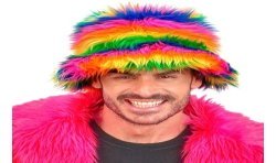 CHAPEAU DE PECHEUR TYPE BOB PELUCHE ARC EN CIEL