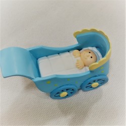 FIGURINE BEBE DANS LANDEAU BLEU