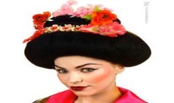 PERRUQUE GEISHA CHIGNON AVEC FLEURS