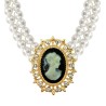 COLLIER DE PERLES BLANCHES RAS DE COU AVEC CAME ROCOCO BAROQUE