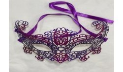 MASQUE PLASTIQUE EFFET DENTELLE VIOLET