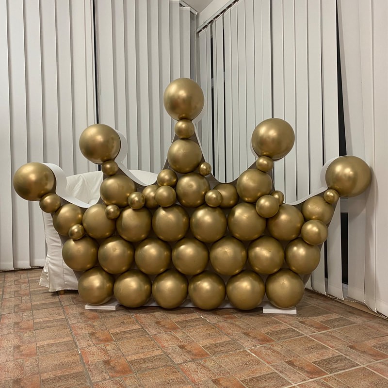 CADRE MOSAIQUE POUR BALLONS OU FLEURS COURONNE 110 CM DE HAUT 180 CM DE LARGE