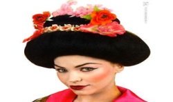 PERRUQUE GEISHA CHIGNON AVEC FLEURS