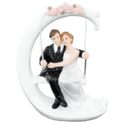 FIGURINE RESINE MARIEES SUR BALANCOIRE 11 X 6 X 14 CM