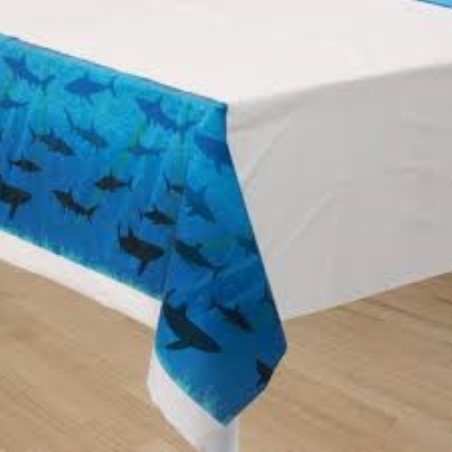NAPPE PLASTIQUE REQUIN 137CM X 274CM 