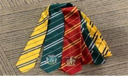 CRAVATE MAGIQUE HARRY POTTER SERPENTARD GRIFONDOR OU POUFSOUFFLE